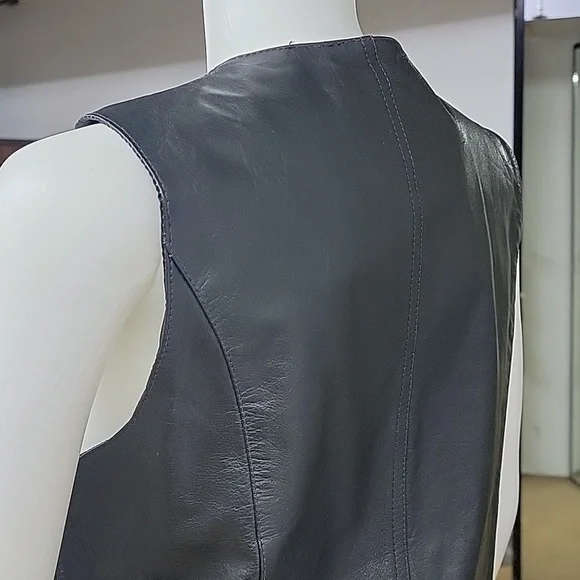 VETO Canada 100% Leather Button Snap Down Vest - Picture 5 of 11